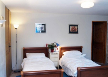 villa-holiday-rental-lot-valley-france-barn-bedroom